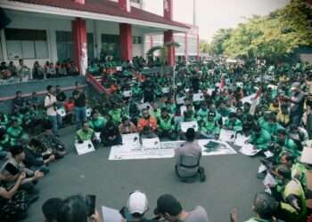 Solidaritas Tinggi, Komunitas Ojol Pekalongan Raya Gelar Aksi Doa Bersama untuk Affan Kurniawan
